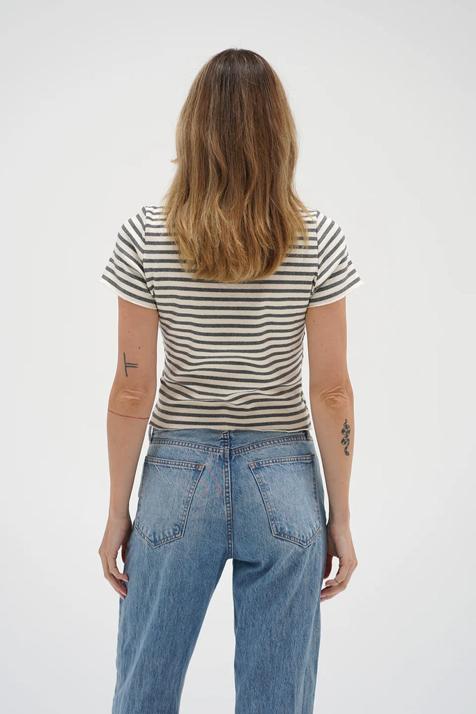 Ami Hook and Eye Tee